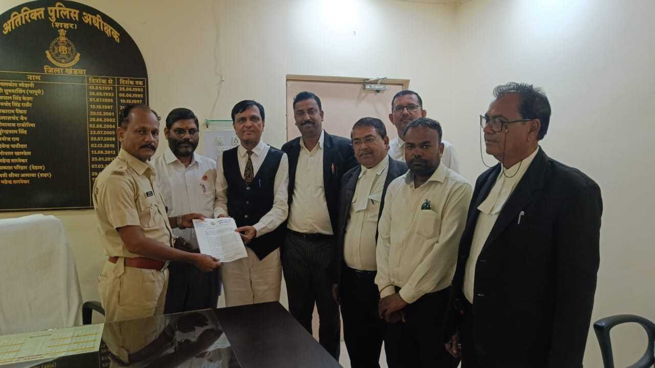 प्याज पर लगाई गई एक्सपोर्ट ड्यूटी वापस लेने के लिए भारतीय किसान संघ ने सांसद श्री पाटिल को सौंपा ज्ञापन