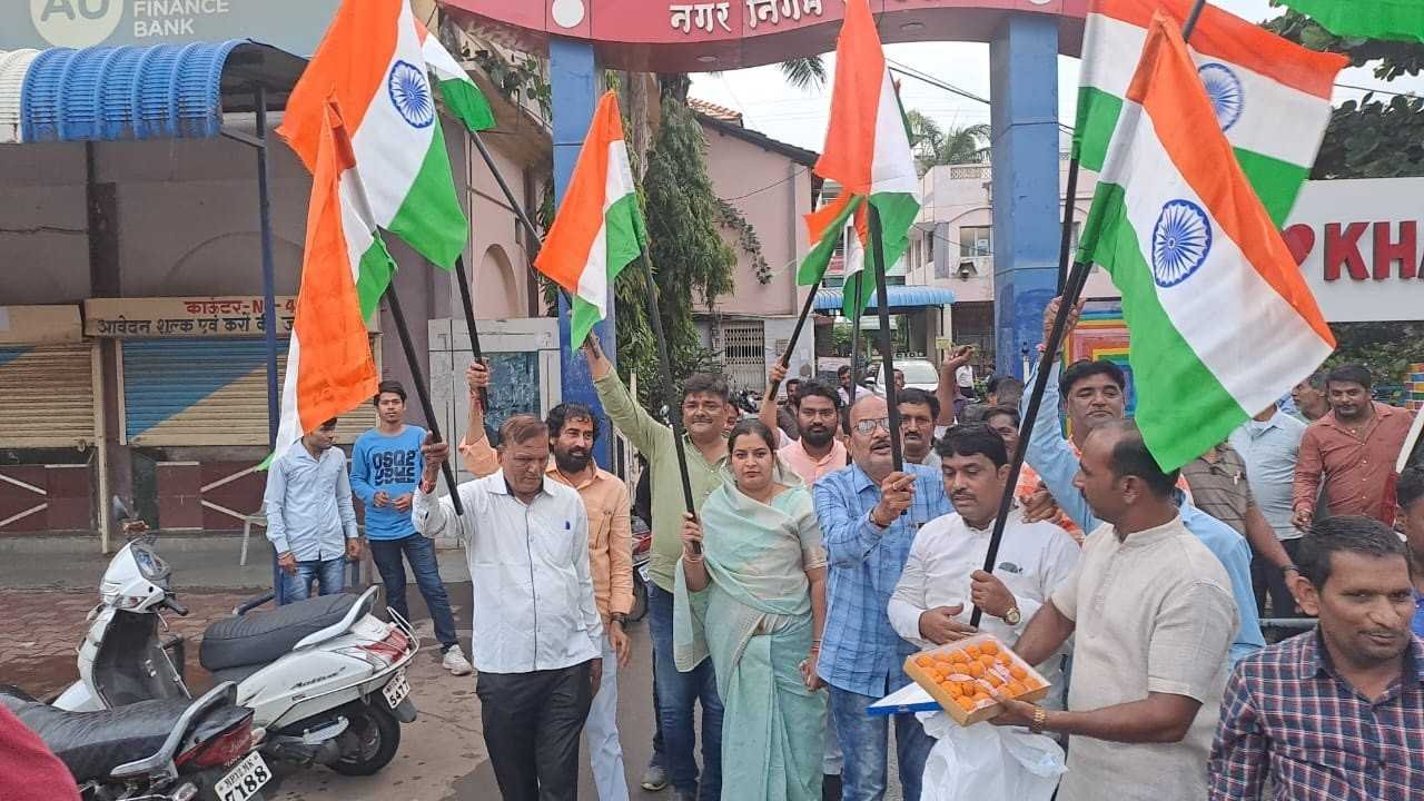 नगर निगम परिवार ने चंद्रयान-3 की सफलता पर  मनाया जश्न