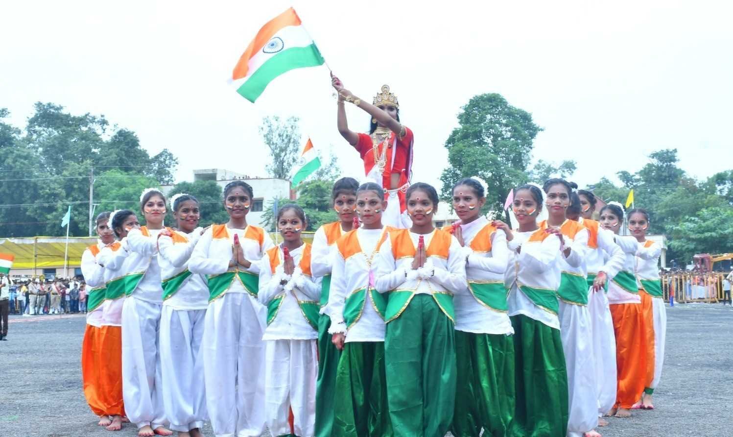हरदा जिले में हर्षाल्लास के साथ मनाया गया स्वतंत्रता दिवस