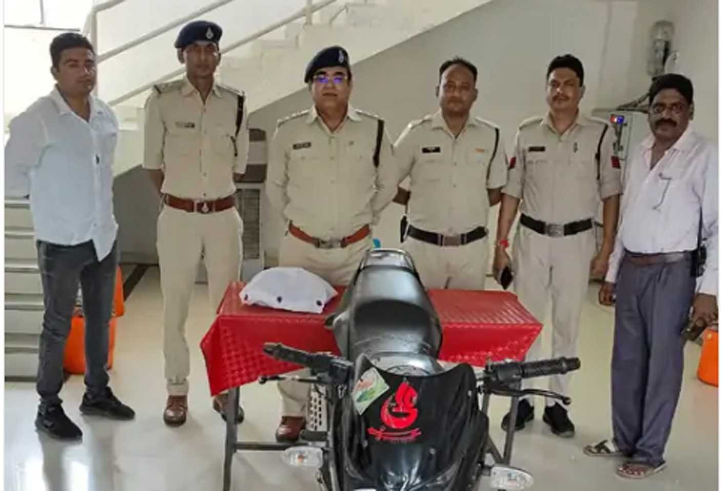 2 किलो गांजे के साथ 2 आरोपियों को पकड़ा