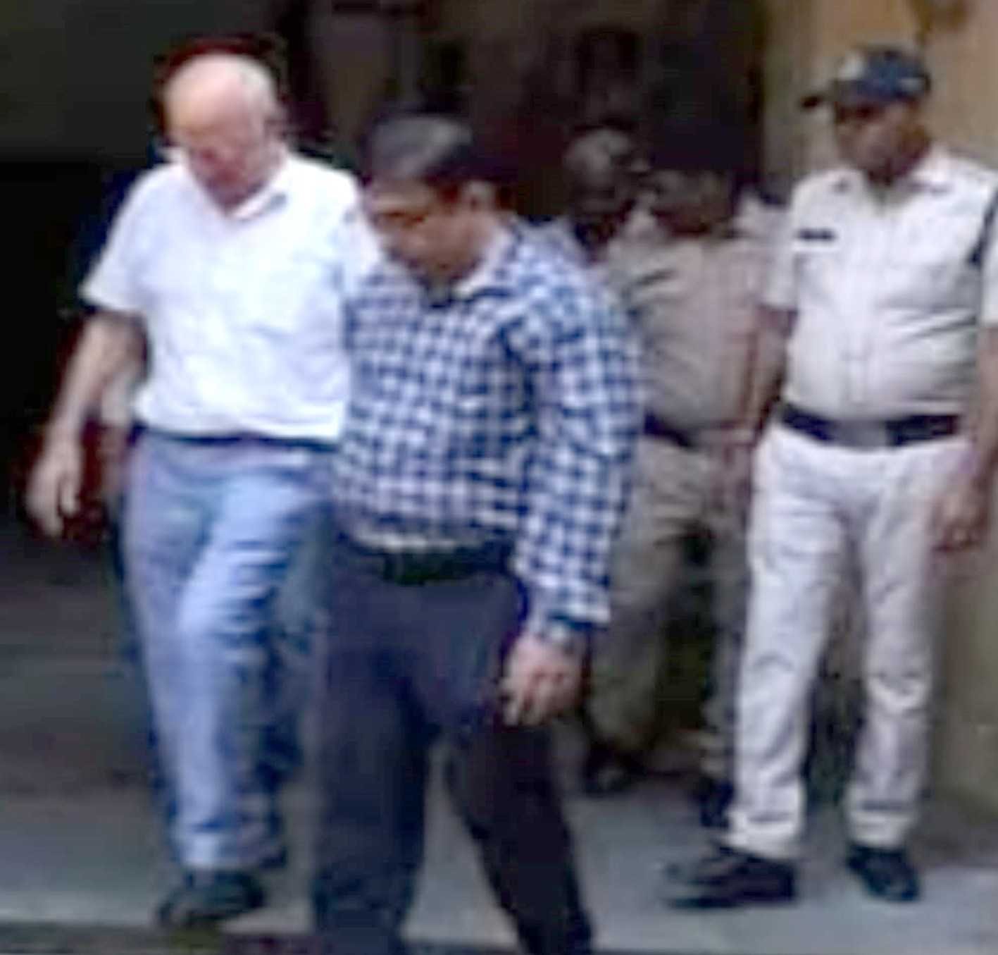 झाबुआ मनरेगा प्रिंटिंग घोटाले में पूर्व कलेक्टर और तत्कालीन सीईओ धुर्वे सहित 7 को 4-4 साल की सजा