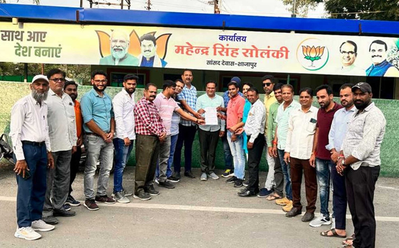 रसोई गैस की गिरी कीमतों से हर एजेंसी को लाखों का नुकसान, ऑयल कंपनियां व सरकार करे भरपाई