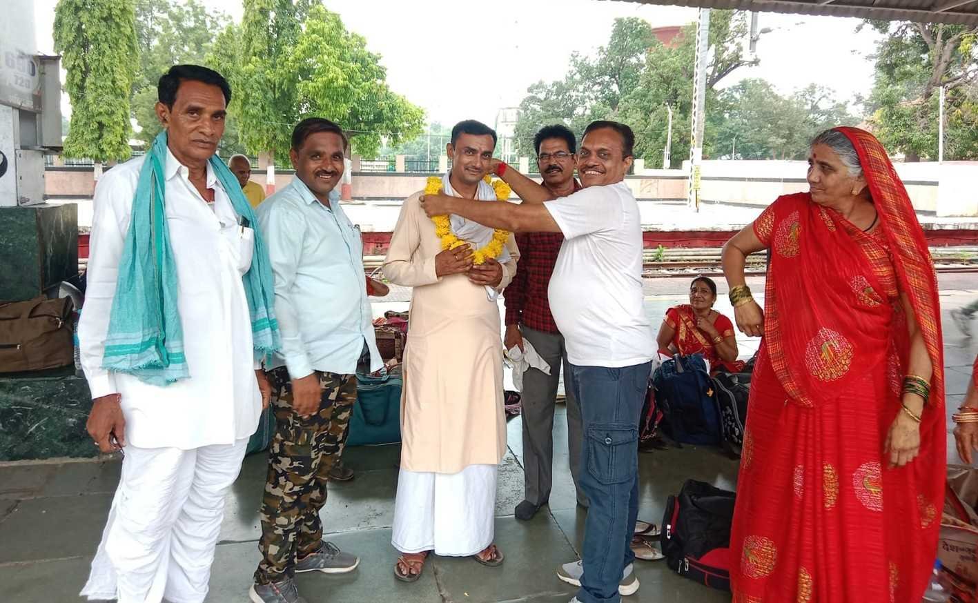 जगन्नाथ पुरी के लिए रवाना हुए श्रद्धालु