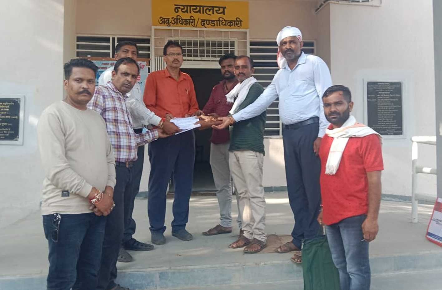 एसडीएम को बताई शांताकुंज कॉलोनी की समस्याएं