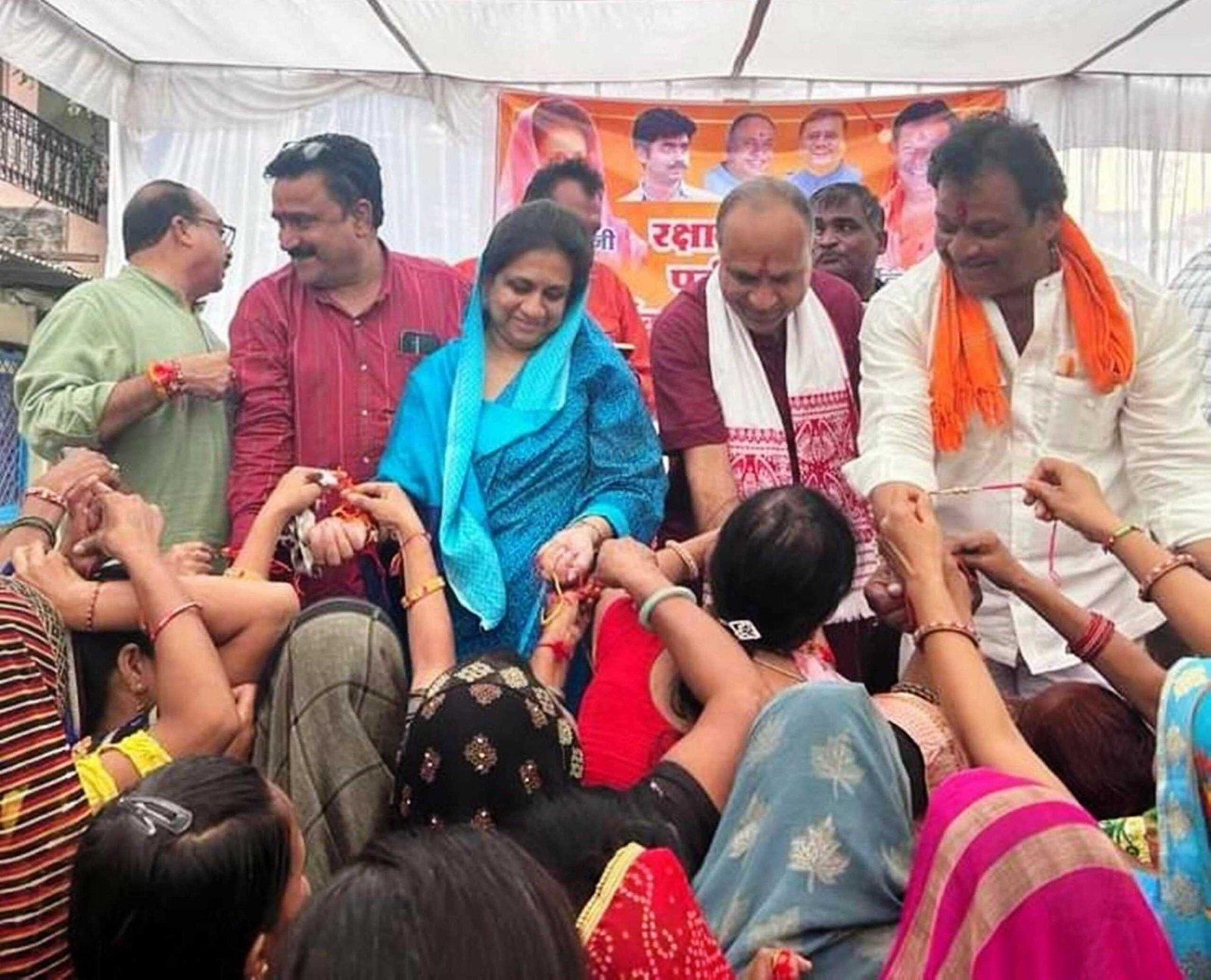 विधायक को लाड़ली बहनों ने बांधी राख, अनोखे अंदाज में मना रक्षाबंधन पर्व