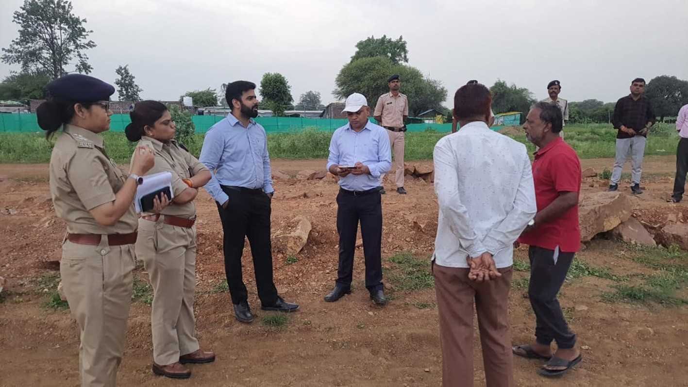 पटाखा निर्माण संस्थानों की जांच की