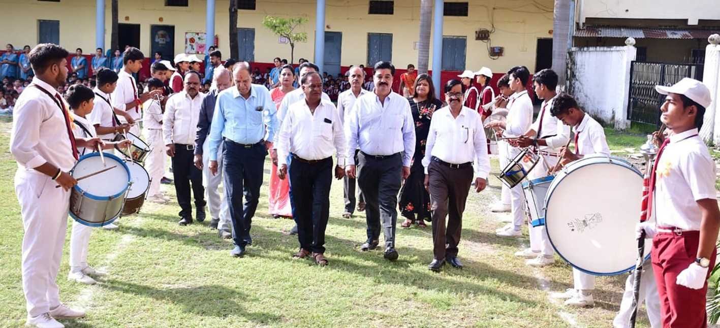 अनुशासन और संस्कार छात्र जीवन की पूंजी