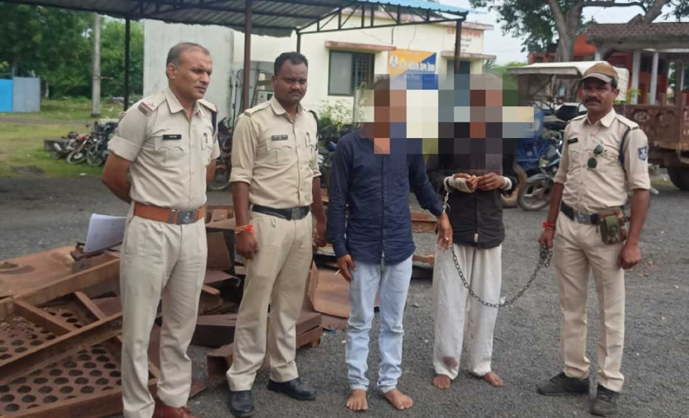 क्रेशर मशीन से चोरी करने वाले आरोपी गिरफ्तार