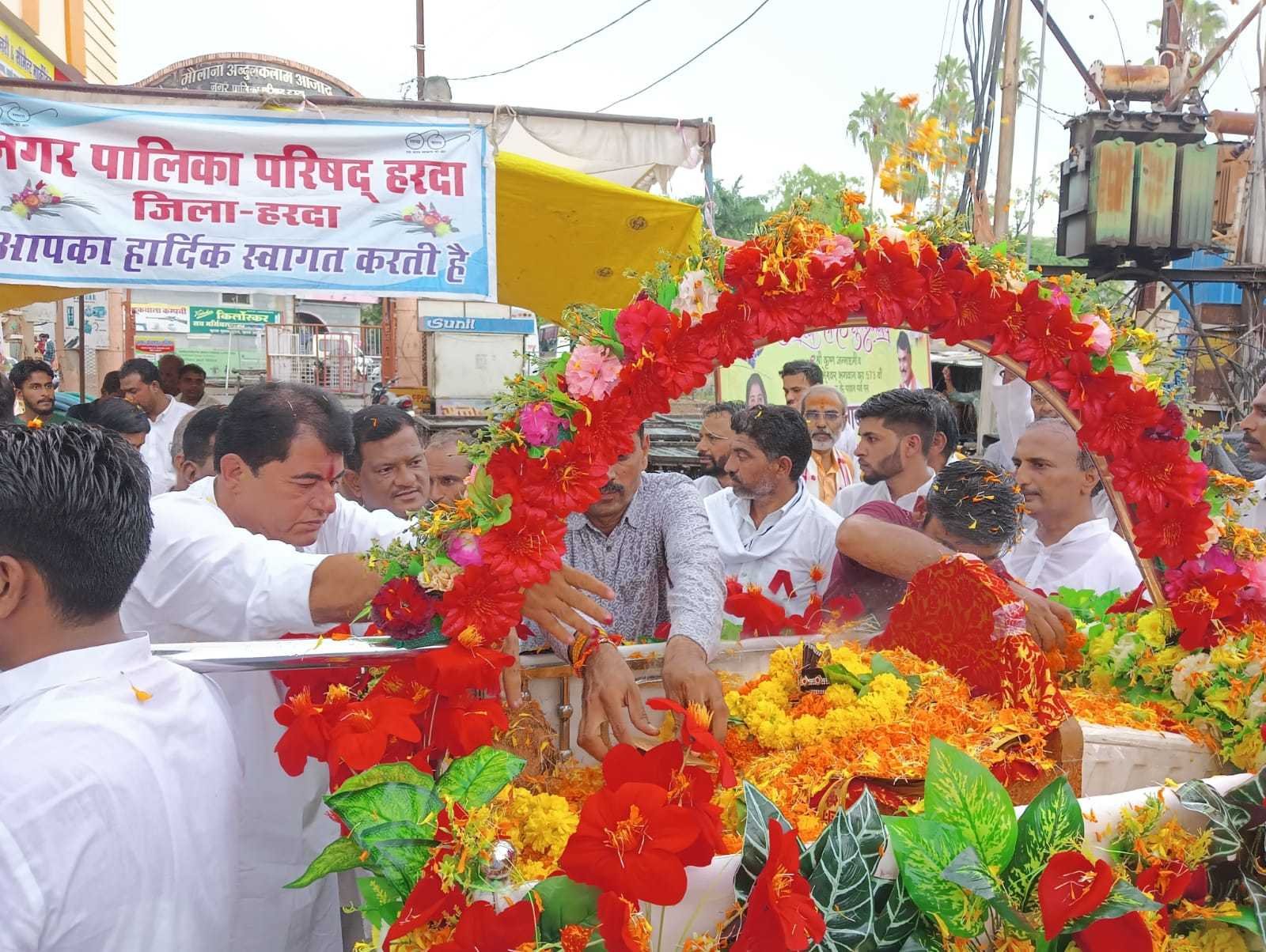 श्रीकृष्ण जन्माष्टमी पर निकली शोभायात्रा का नपा ने किया स्वागत