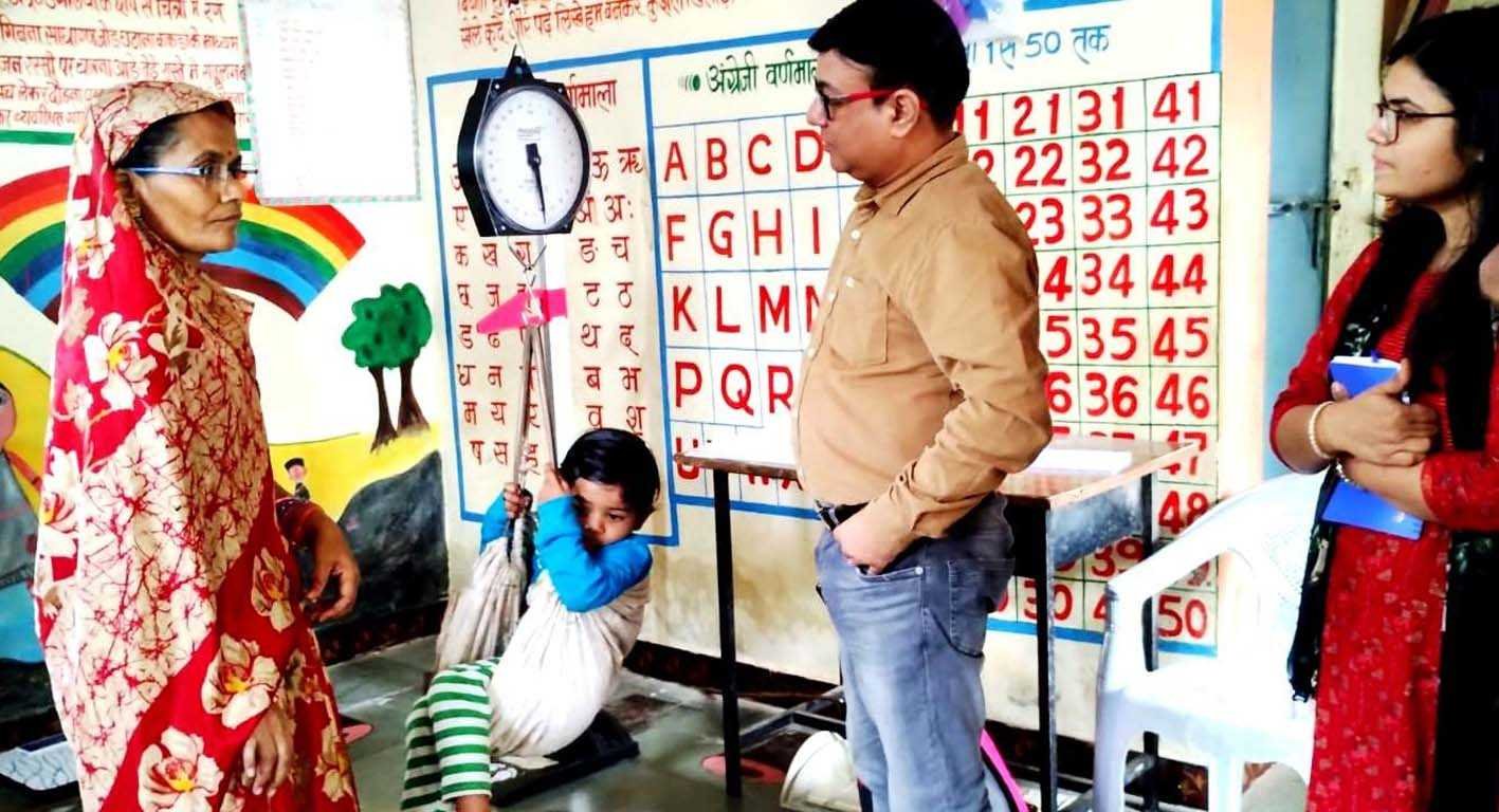संयुक्त संचालक ने शारीरिक माप अभियान का निरीक्षण किया