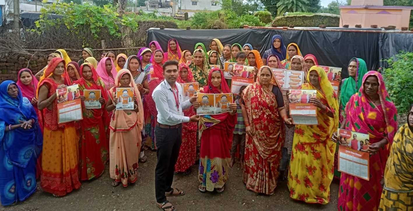 ग्राम चौपाल में महिलाओं को किया जागरूक