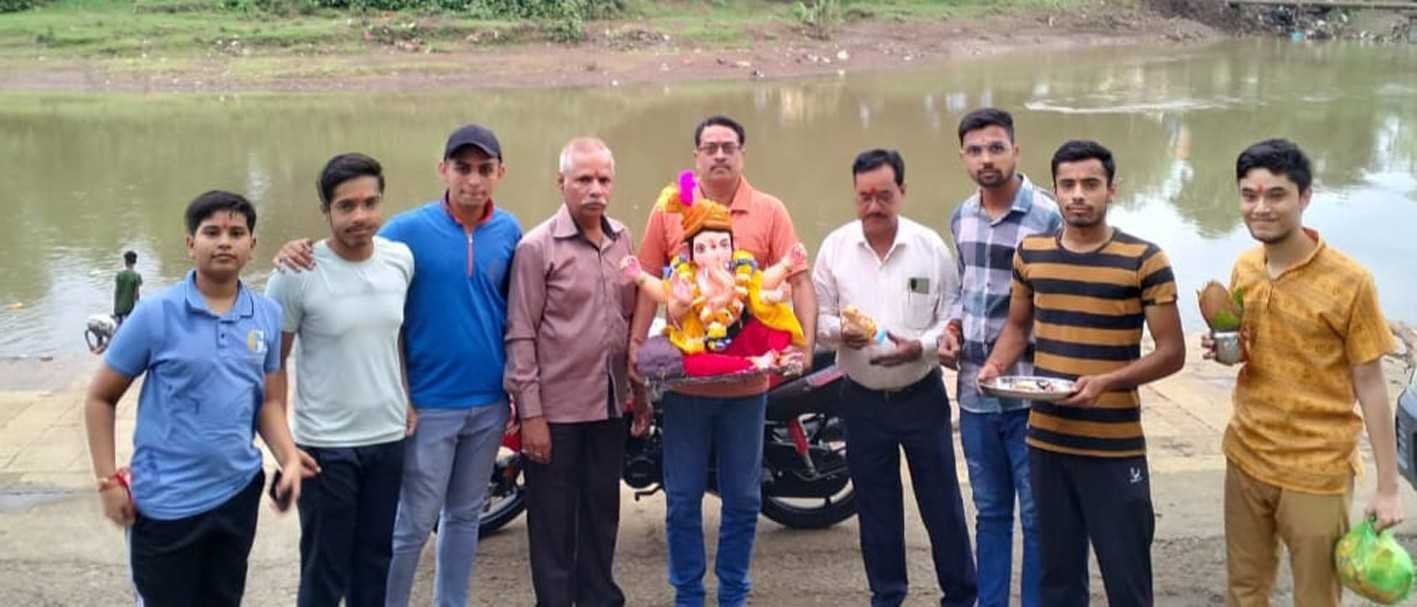 जयकारों के साथ प्रथम पूज्य गणराज को विदाई