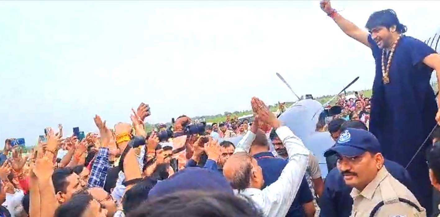 बागेश्वर धाम के धीरेंद्र शास्त्री का दादाजी की नगरी में हुआ स्वागत  