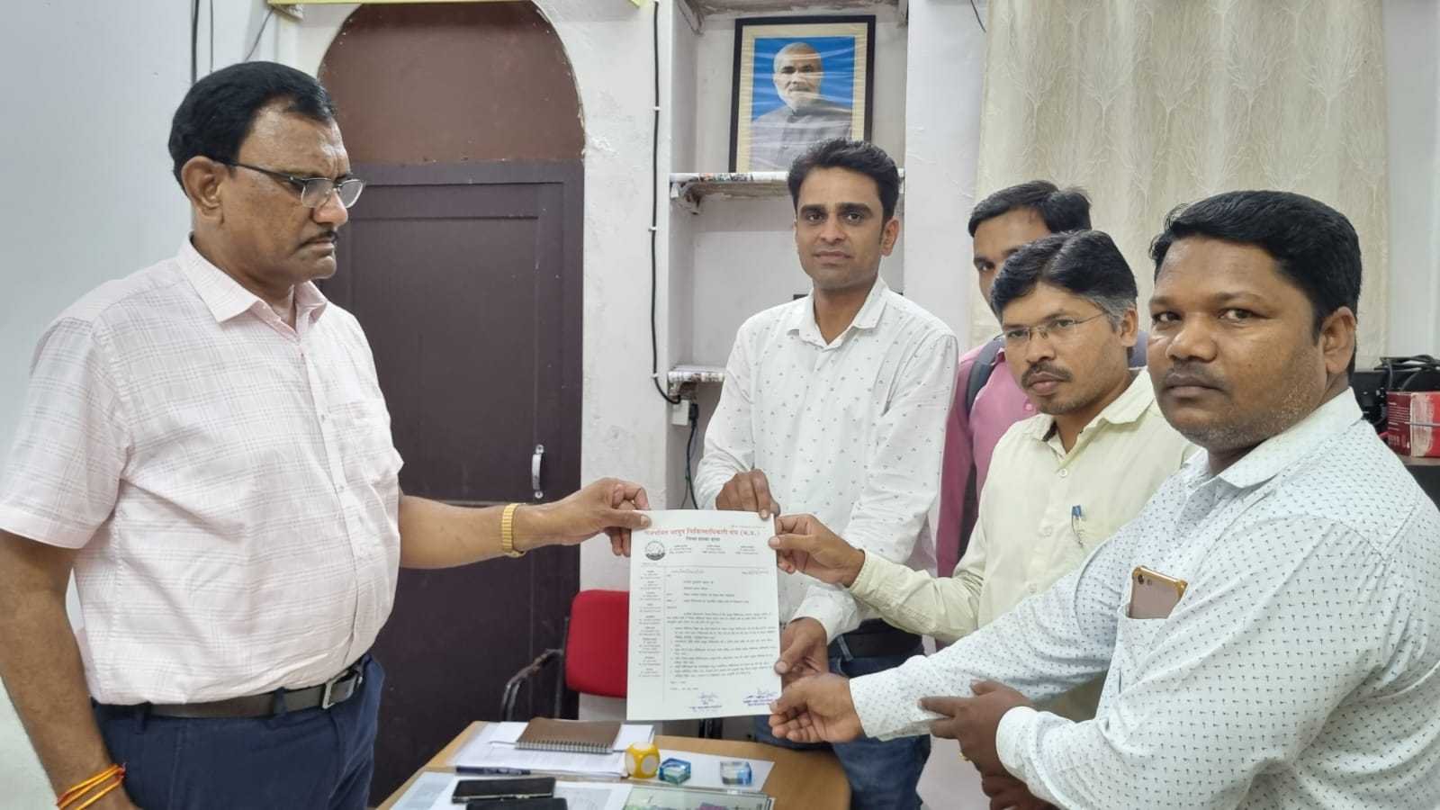 मुख्यमंत्री के नाम सौंपा ज्ञापन