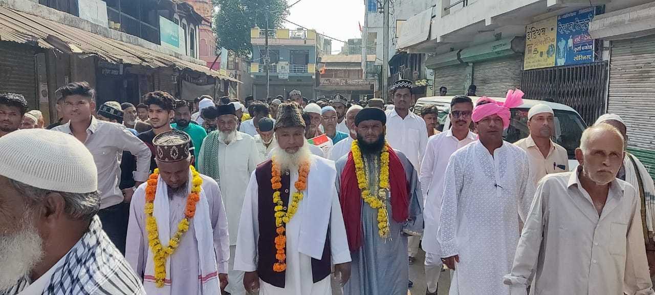 ईद-मिलादुन्नबी पर शहर में निकला जुलूस