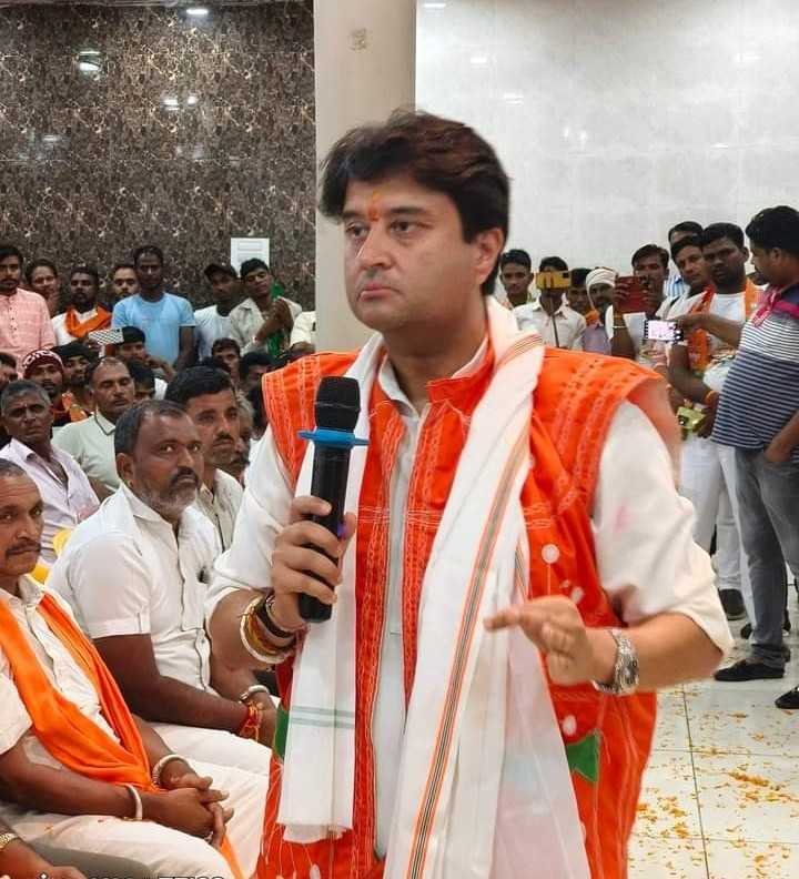 जिन्होंने तिरंगे को चांद पर स्थापित किया, ऐसे प्रधानमंत्री नरेन्द्र मोदी के हाथ मजबूत करें;  ज्योतिरादित्य सिंधिया