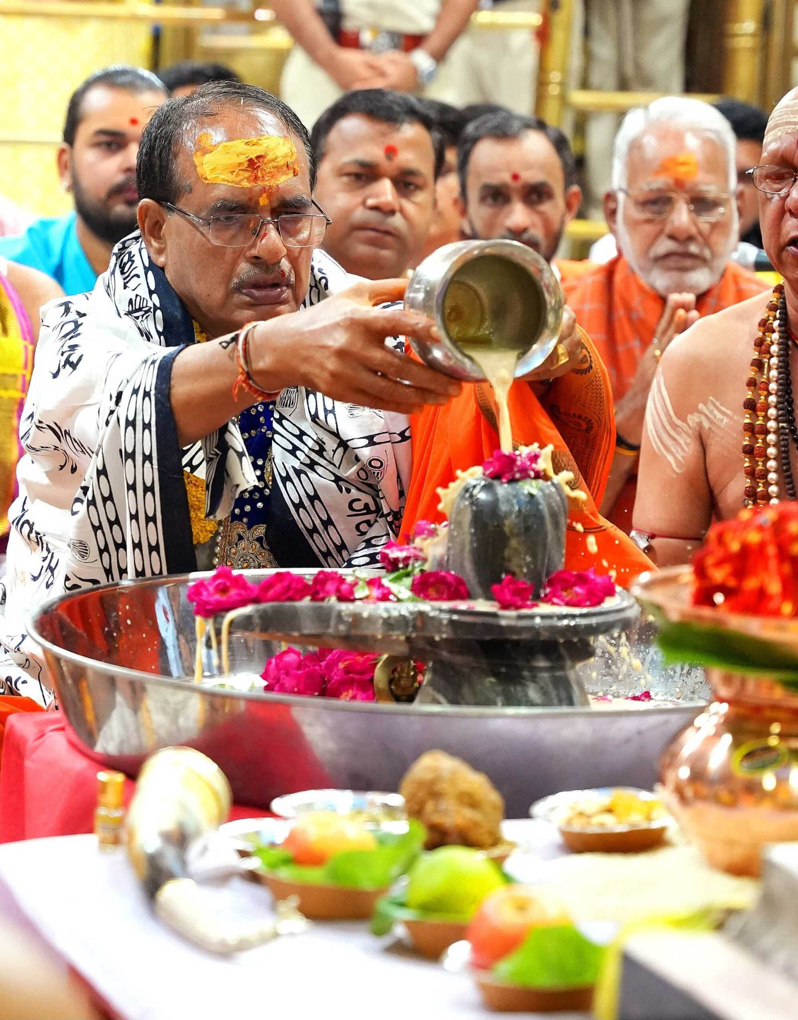 समुचित जल-वृष्टि के लिये मुख्यमंत्री श्री चौहान ने महाकाल मंदिर में किया महारूद्र अनुष्ठान