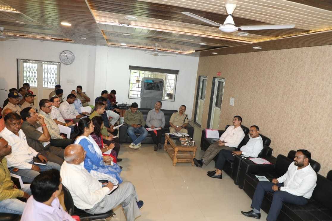 “नवरात्रि पर्व पर टेकरी पर माताजी की दर्शन को आने वाले दर्शनार्थियों को किसी भी प्रकार की परेशानी न होने दें, और अच्छी व्यवस्था करें – कलेक्टर श्री गुप्ता”