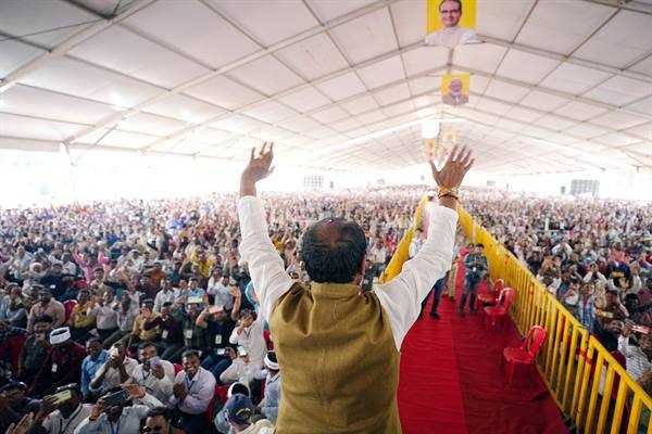 जब रेग्युलर शिक्षक नहीं थे तब अतिथि शिक्षकों ने संभाली शिक्षण व्यवस्था : मुख्यमंत्री श्री चौहान