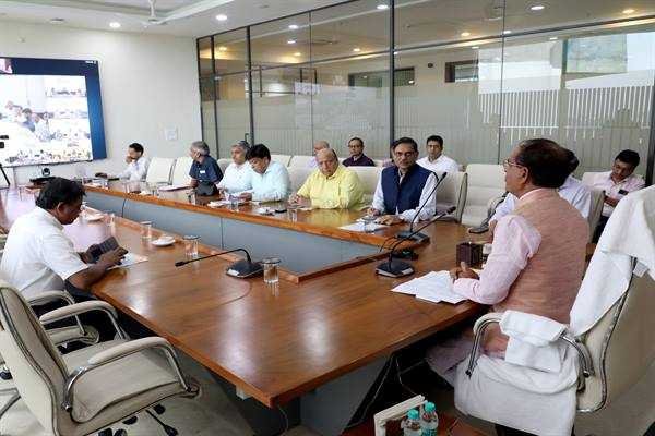 कानून व्यवस्था हो या जनकल्याण हम अपनी चुस्ती-फुर्ती और सावधानी में कमी न आने दें – मुख्यमंत्री श्री चौहान