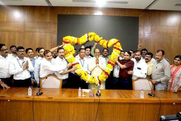मुख्यमंत्री चौहान का नायब तहसीलदारों ने माना आभार