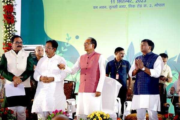 वन विभाग के अमले को 5 हजार रुपए वर्दी भत्ता और 1000 रुपए का पौष्टिक आहार भत्ता भी दिया जाएगा- मुख्यमंत्री