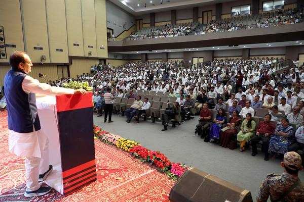 स्वास्थ्य विभाग सहित चार विभागों में हुई 1329 नियुक्तियां, मुख्यमंत्री श्री चौहान ने सौंपे नियुक्ति पत्र