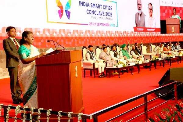 शहरों और नगरवासियों की बढ़ती आकांक्षाओं और जरूरतों को ध्यान में रखकर भविष्य का रोडमेप तैयार करें – राष्ट्रपति श्रीमती मुर्मु