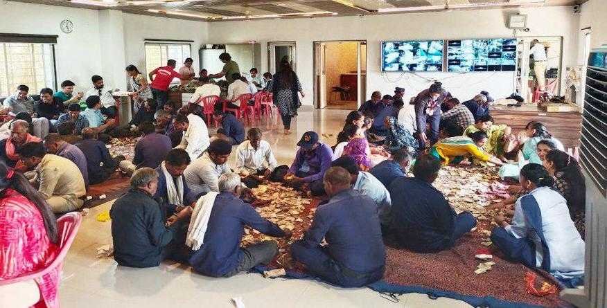 भक्तों ने माता टेकरी पर किया जमकर दान, दूसरे दिन गिनती पूरी, 44 लाख से अधिक दान निकला