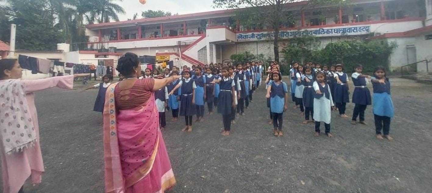 स्वच्छता की शपथ दिलाई
