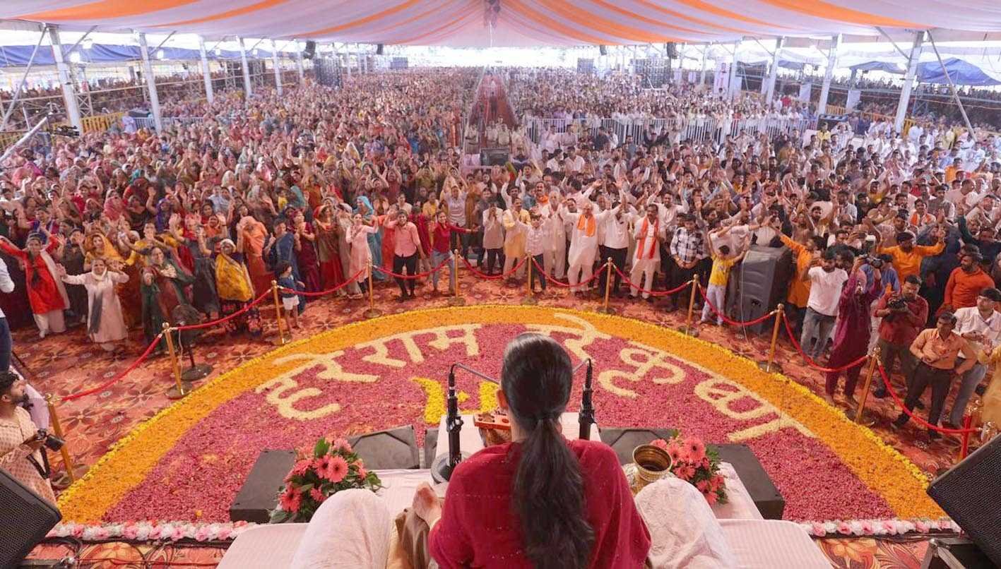 नानी बाई का मायरा में उमड़ा भक्तों का सैलाब