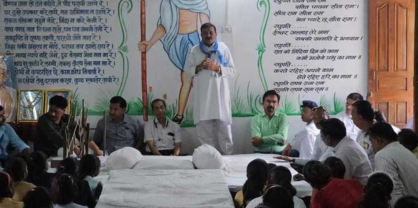 गांधी जयंती मनाई ….  महात्मा गांधी के सिद्धांतों पर चलने का लिया संकल्प