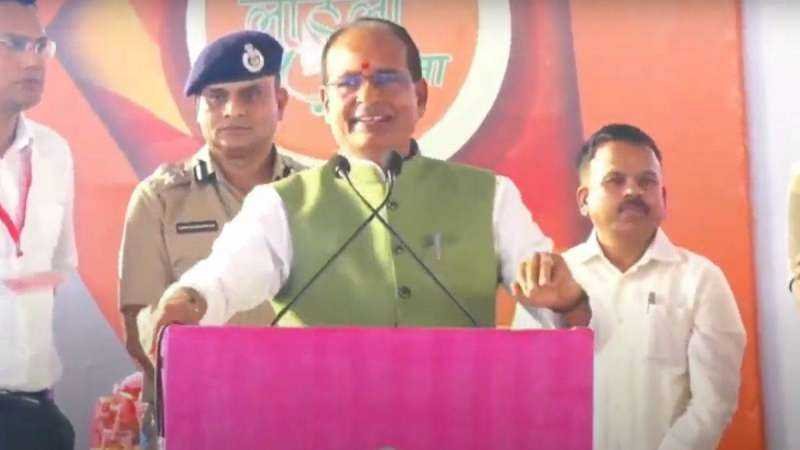 सीएम शिवराज ने बुरहानपुर में किया बहनों का पूजन, खाते में डालेंगे राशि