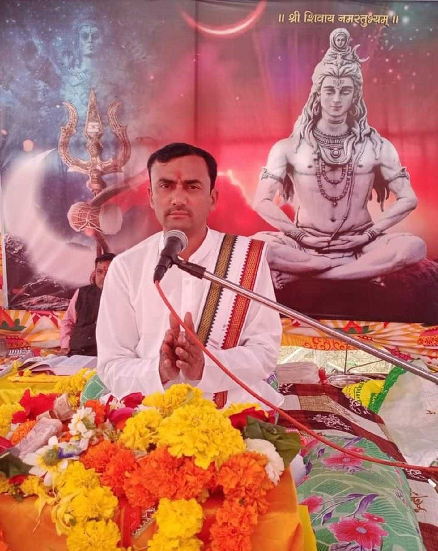 कलश यात्रा निकालकर करेंगे कथा का शुभारंभ