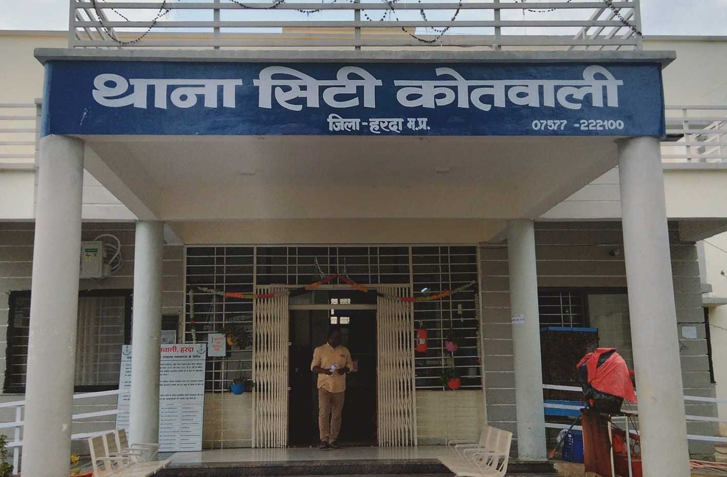 पुलिस की कार्रवाई  8 साल से फरार स्थाई वारंटी को दबोचा
