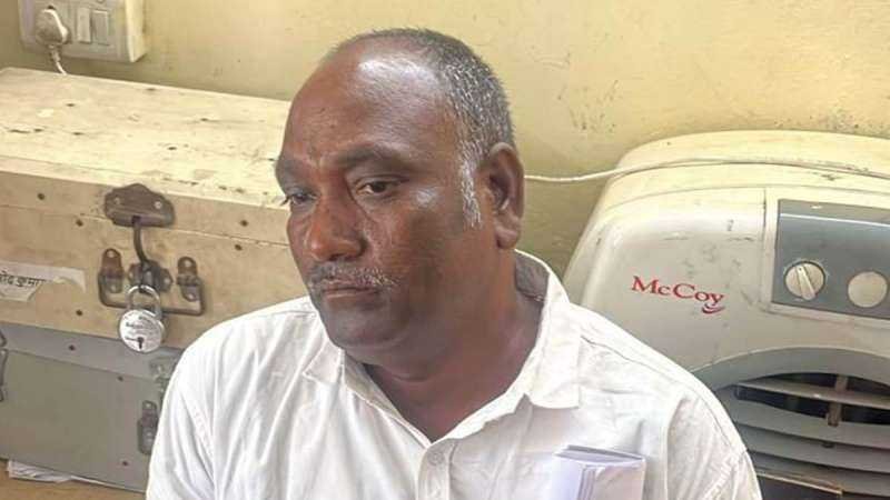लोकायुक्त ने सरपंच को रिश्वत लेते पकड़ा