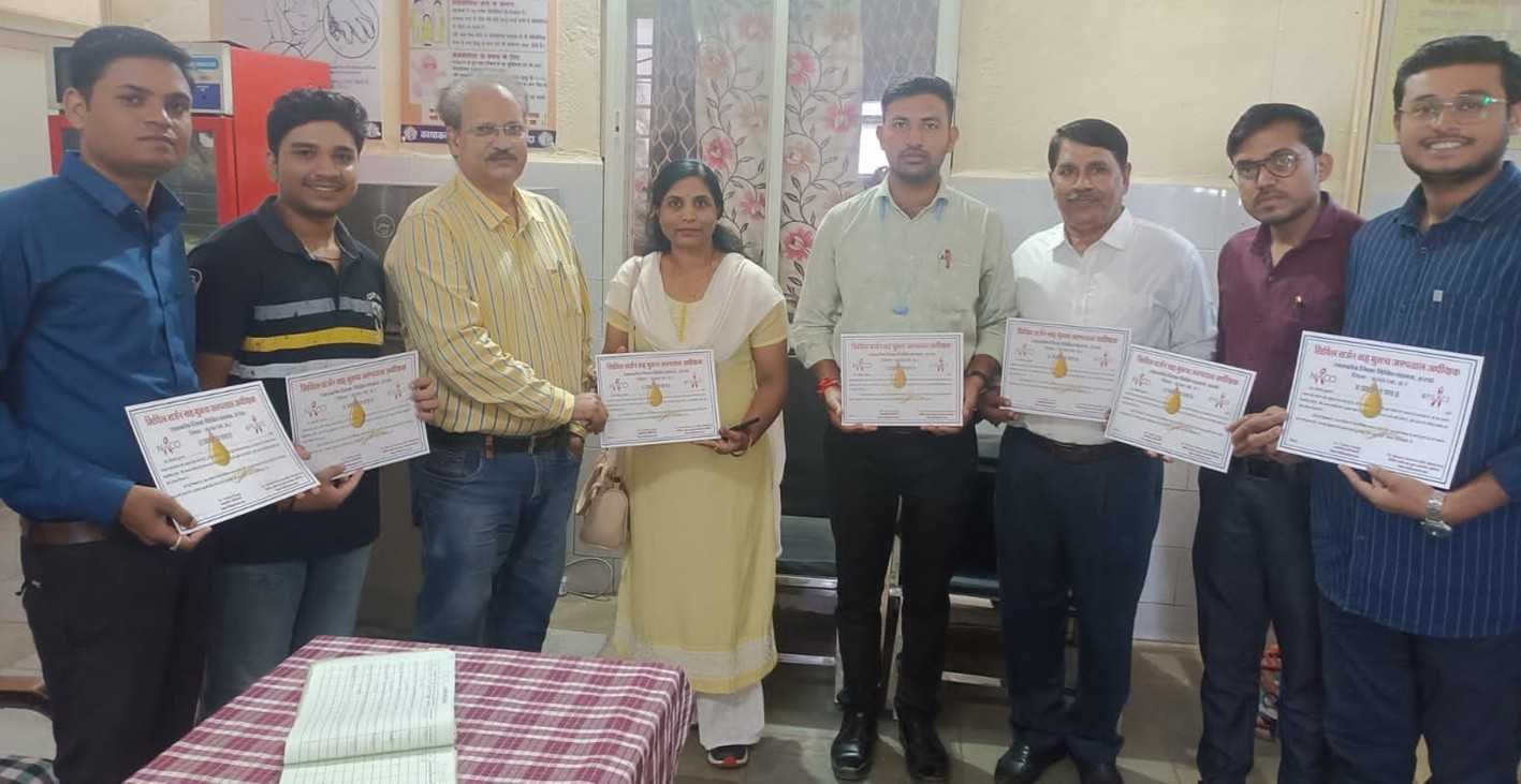 एलबीएस के शिक्षकों एवं विद्यार्थियों ने किया रक्तदान