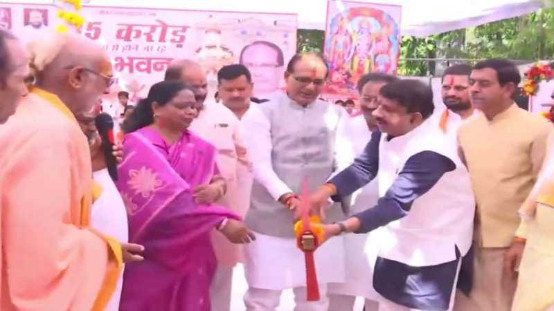 गुफा मंदिर परिसर में 34 करोड़ रुपये से बनेगा संत भवन, मुख्यमंत्री शिवराज ने किया भूमिपूजन