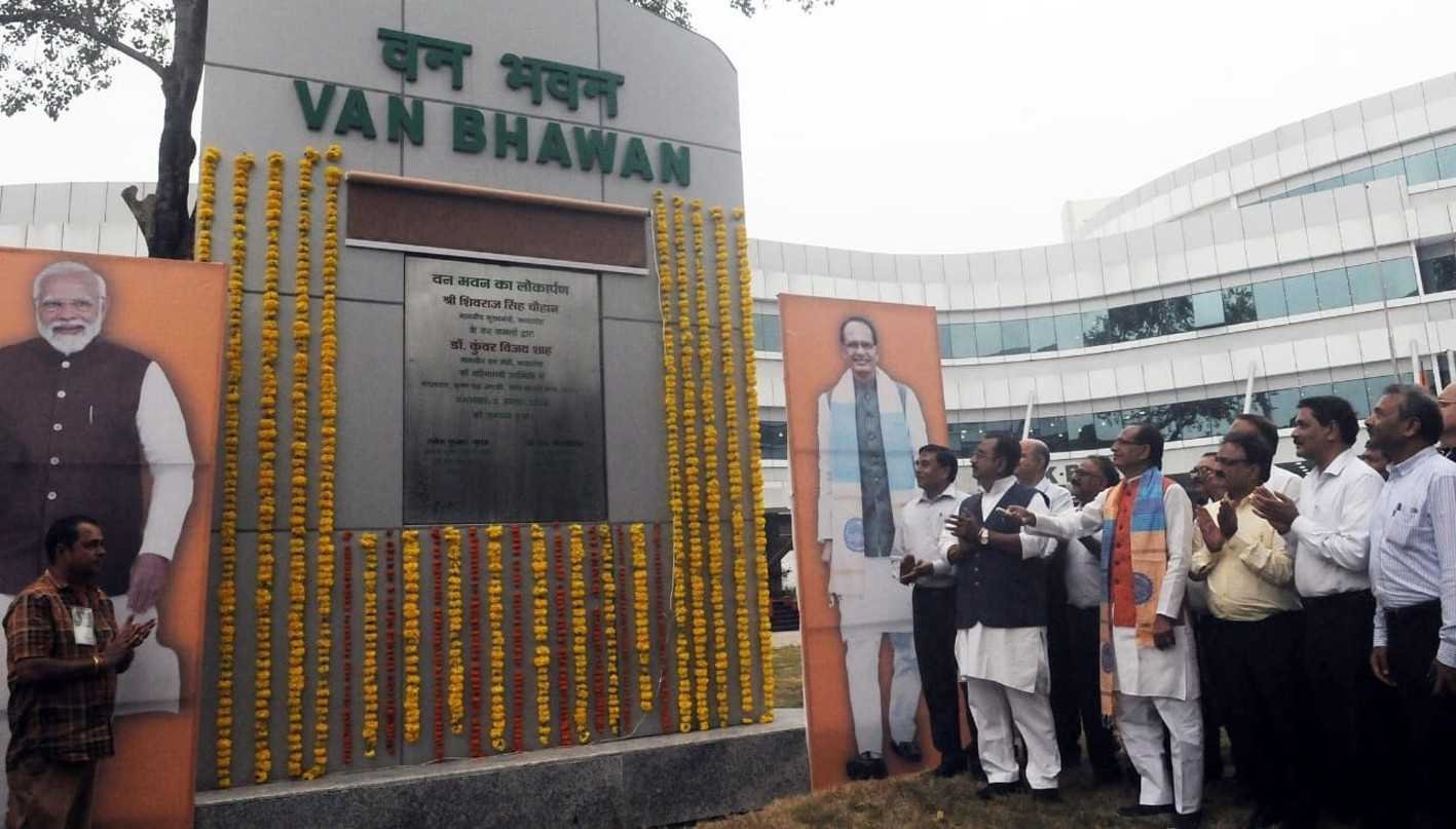 आचार संहिता लगते ही मुख्यमंत्री की घोषणा को अफसर ने किया दरकिनार