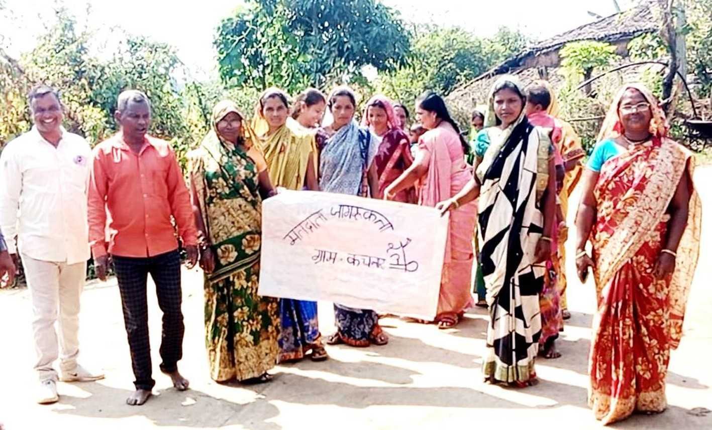 रैली निकाल कर मतदान के लिए प्रेरित किया