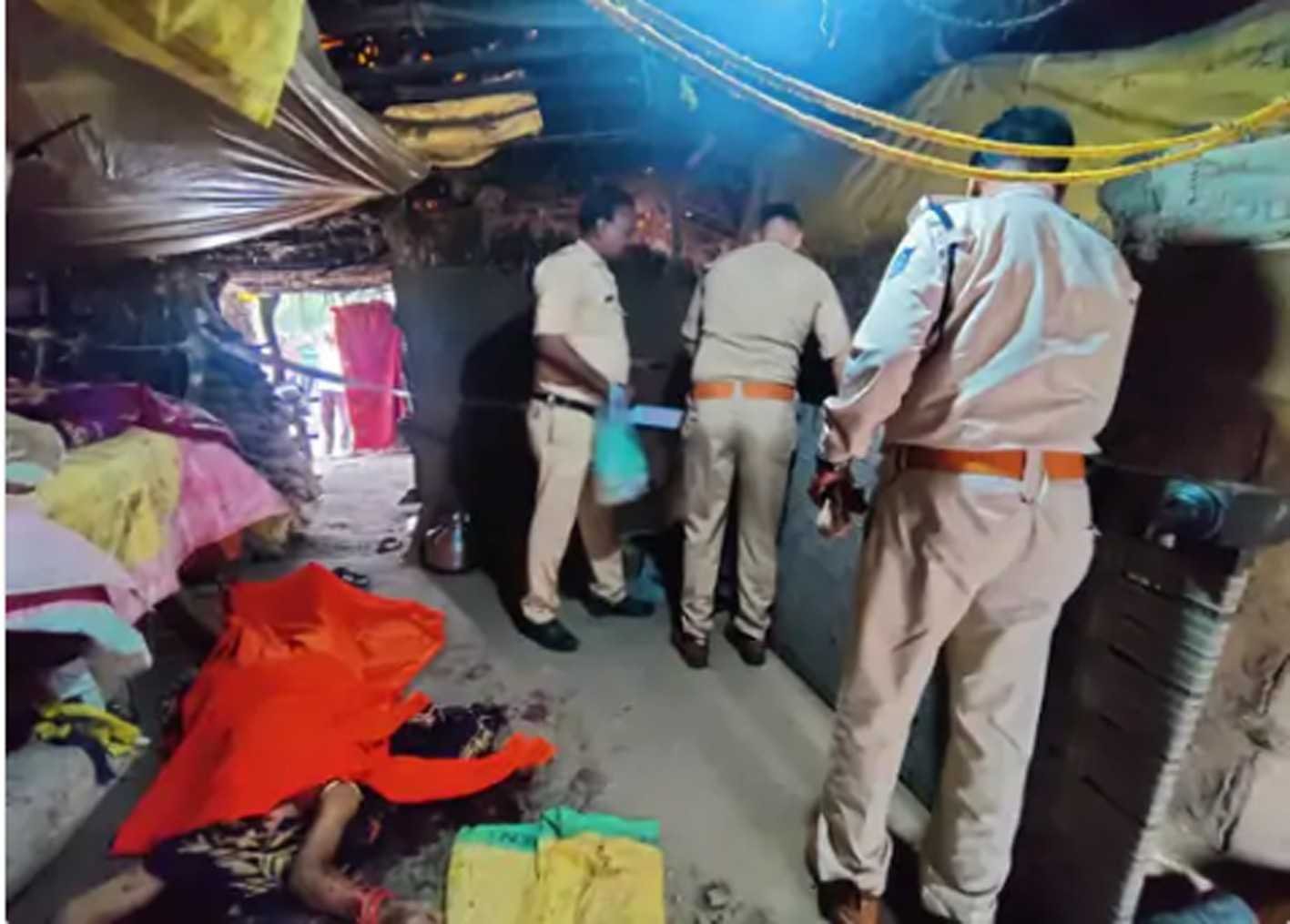 चरित्र शंका में पति ने पत्नी का सिर कुल्हाड़ी से काटा