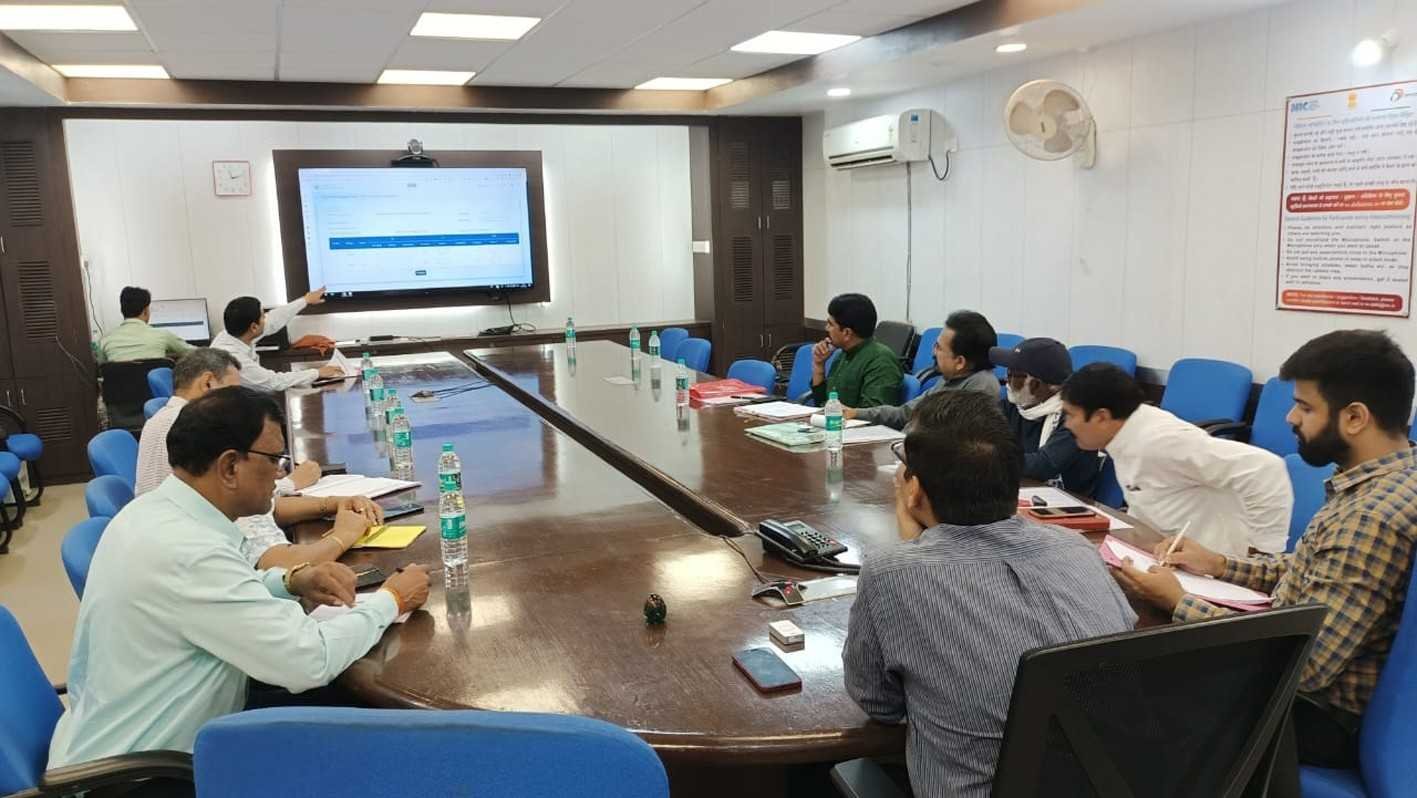 ईवीएम-वीवीपीएट का रेण्डमाइजेशन संपन्न