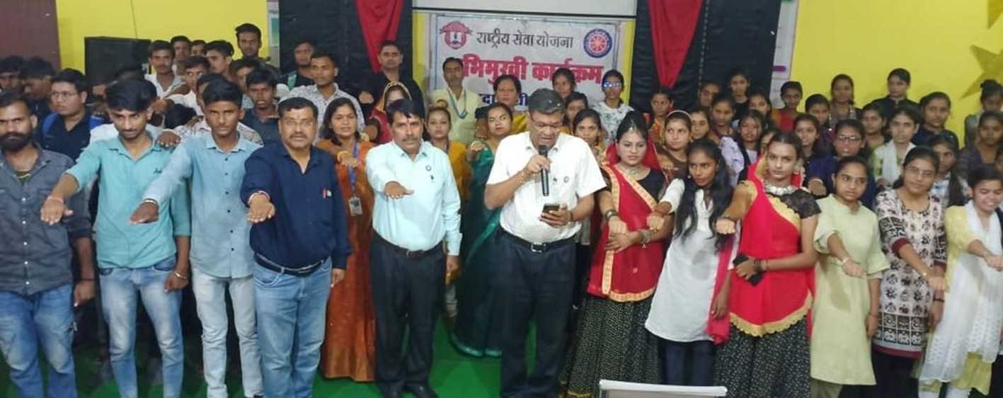 शत-प्रतिशत मतदान की दिलाई शपथ