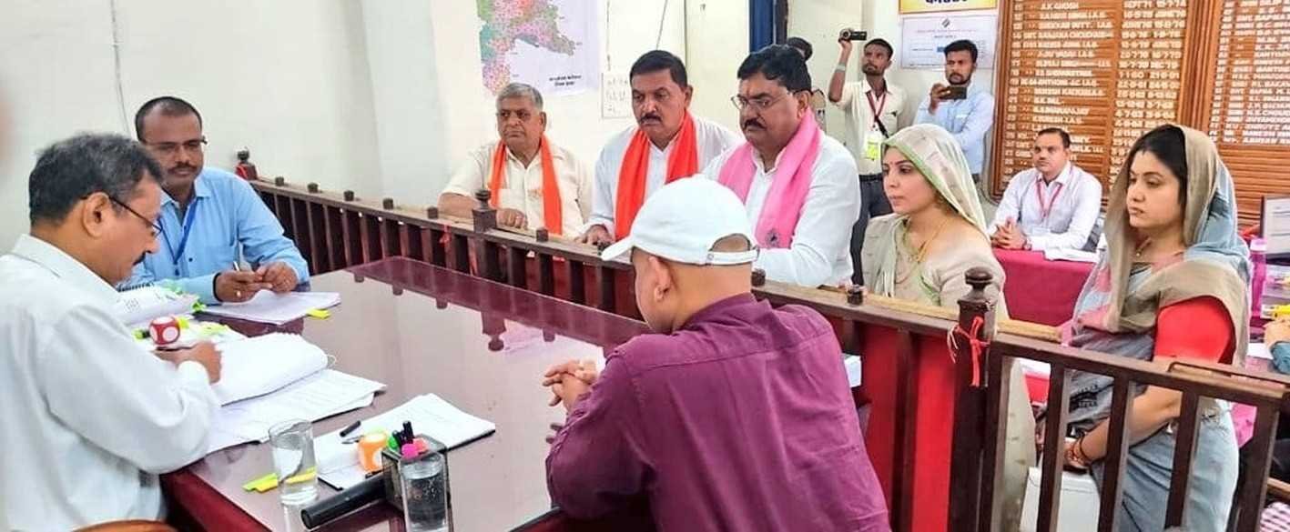 मुख्यालय पर जुटे कार्यकर्ता, दोहराया विजय संकल्प