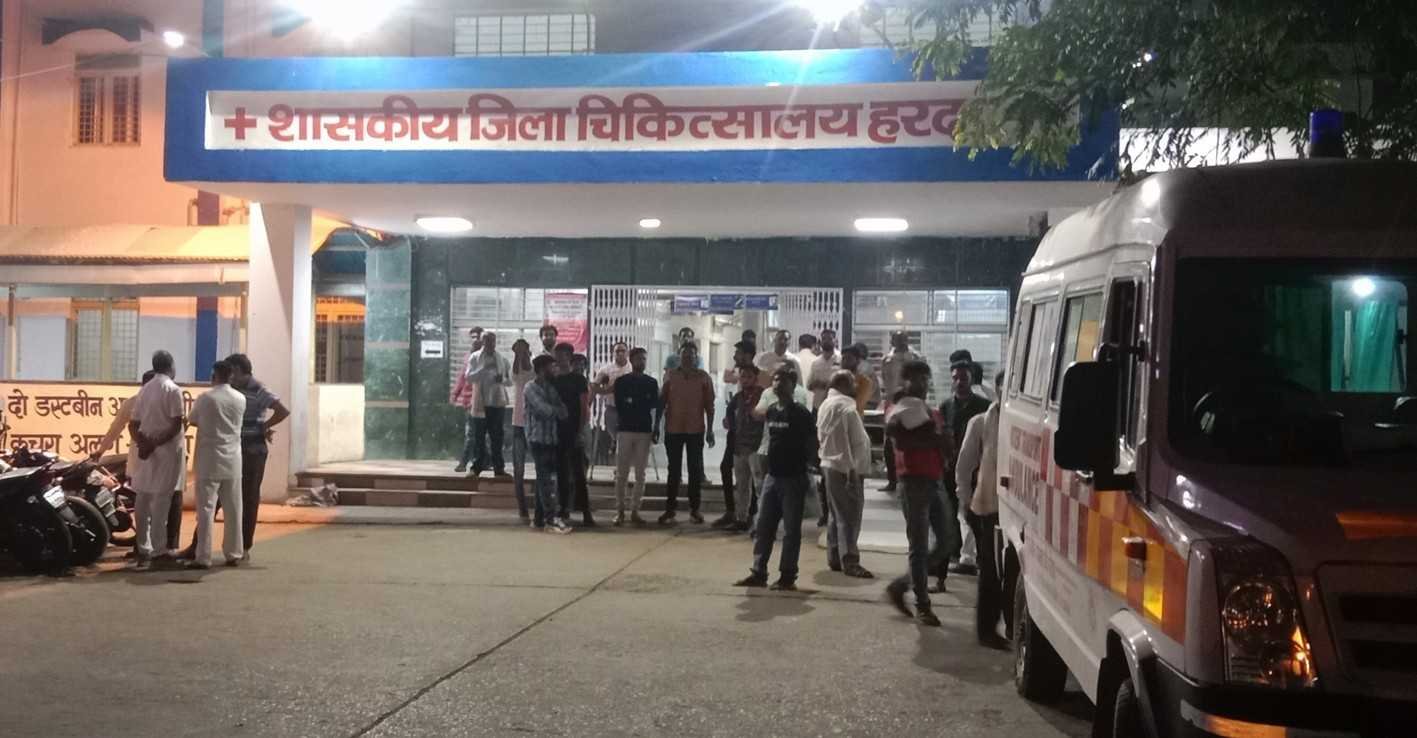 हादसा….  चलती ट्रेन में चढ़ने की कोशिश, हाथ कटा