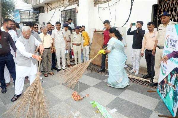 बच्चों को सफ़ाई-संस्कृति से संस्कारित करें: राज्यपाल श्री पटेल