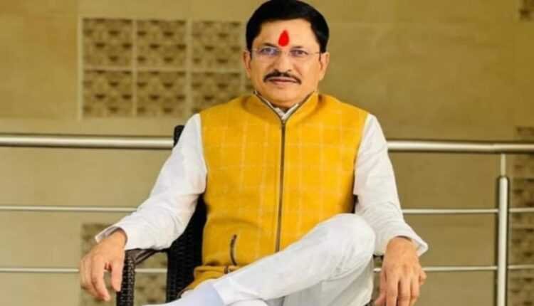 टिकट कटने से नाराज BJP विधायक नारायण त्रिपाठी ने दिया इस्तीफा