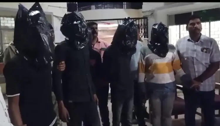 डकैती डालने वाले आरोपी चढ़े पुलिस के हत्थे