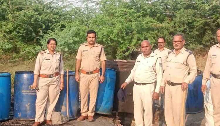 आबकारी विभाग की बड़ी कार्रवाई, 13 लाख की अवैध शराब जब्त