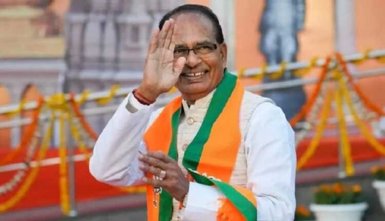 सीएम शिवराज का तंज, पहले गांधी परिवार ने सबको ठगा, अब कमलनाथ गांधी परिवार को ही ठग रहे